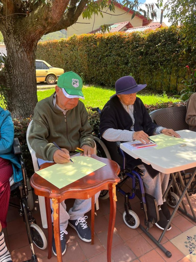 Reserva una visita a nuestro hogar geriátrico en Cota